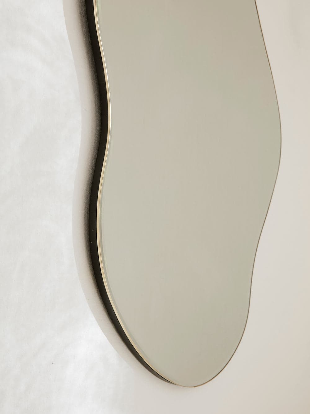 Ferm Living Pond Mirror - Large - Brass — фото 4
