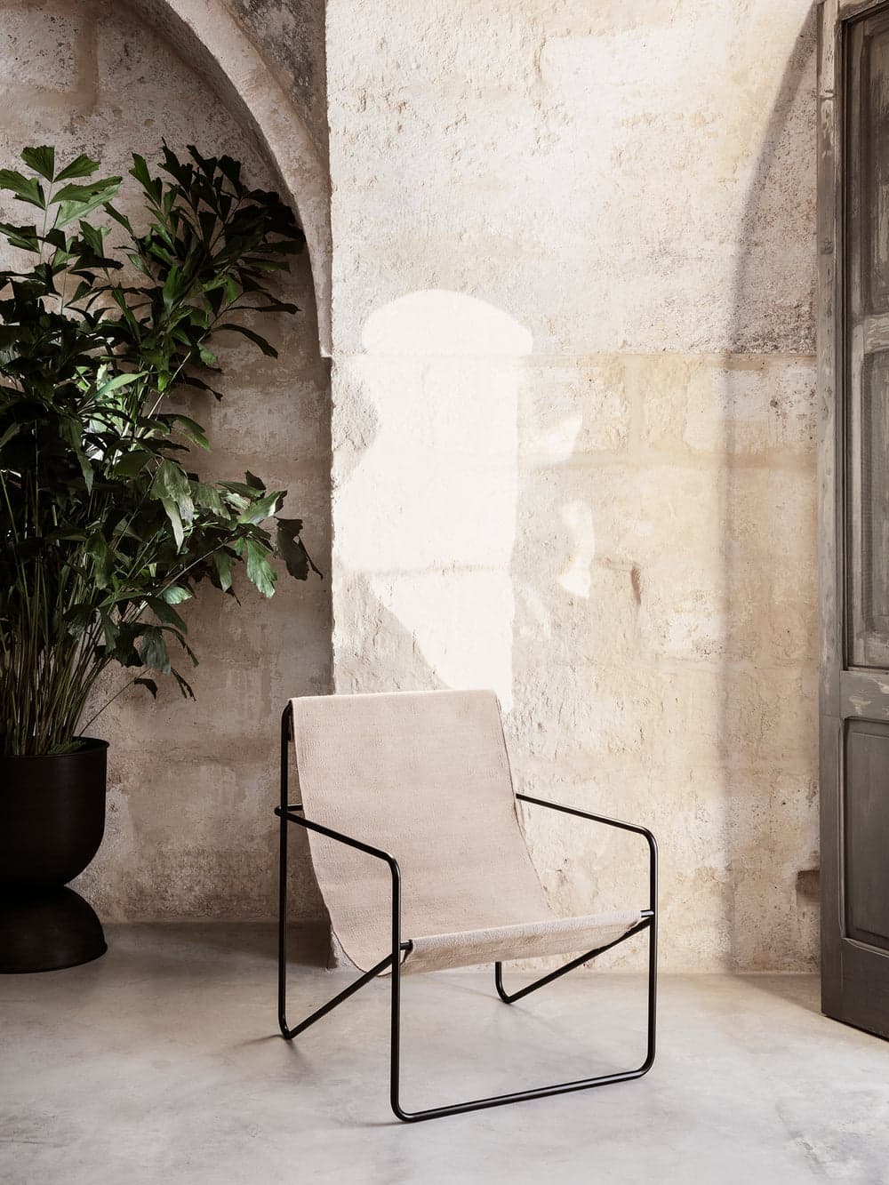 Ferm Living Desert Lounge Chair - Black - Sand — фото 3