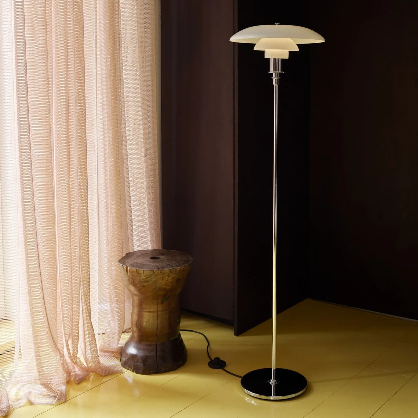 Louis Poulsen PH 3½-2½ Floor Lamp Aged brass/yellow glass — фото 4