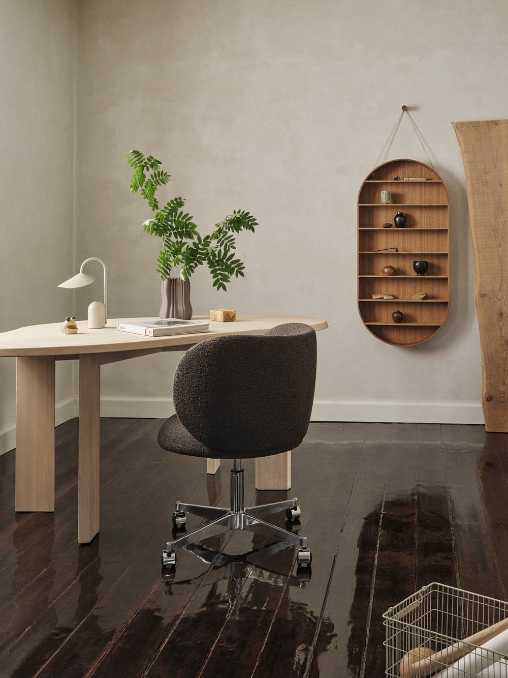 Ferm Living Rico Dining Chair - Castors - Soft Bouclé - Dark Brown — фото 4