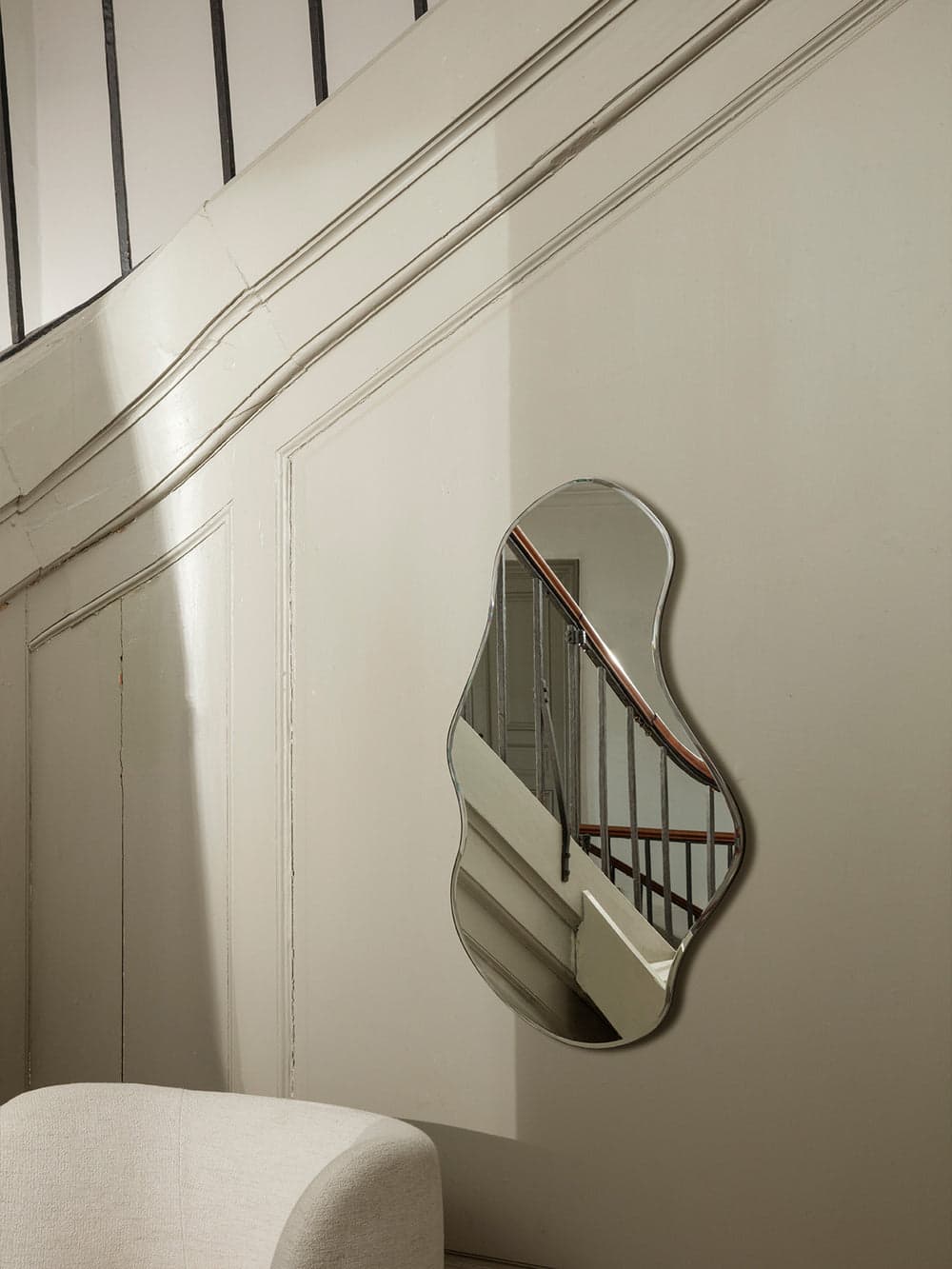 Ferm Living Pond Mirror - Large - Dark Chrome — фото 3