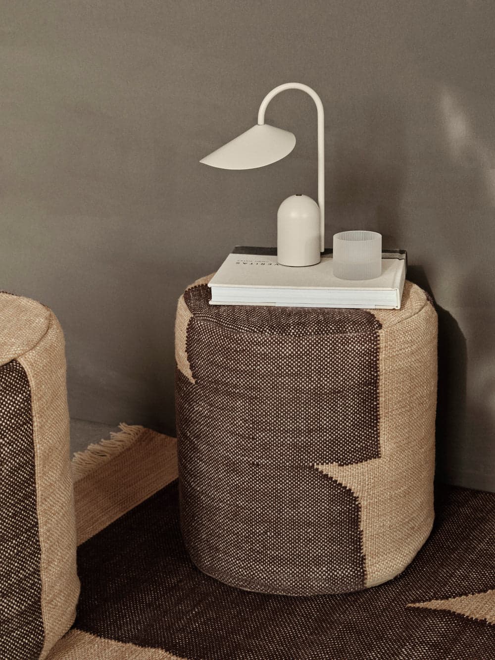 Ferm Living Forene Cylinder Pouf - Tan/Chocolate — фото 3