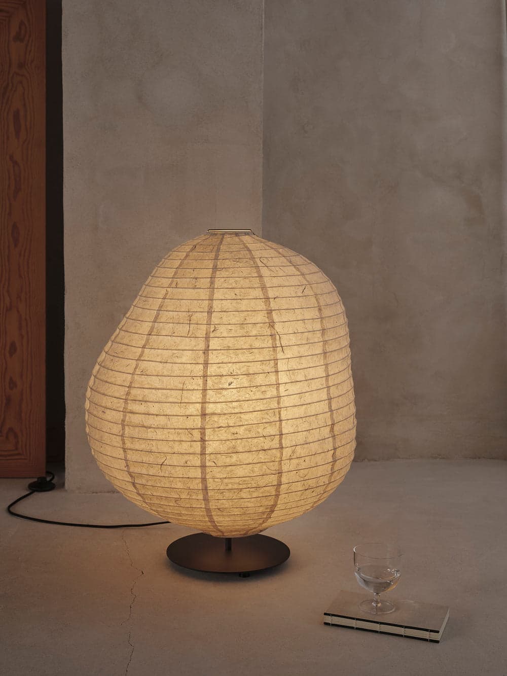 Ferm Living Kurbis Floor Lamp - Low - Black/Natural — фото 3
