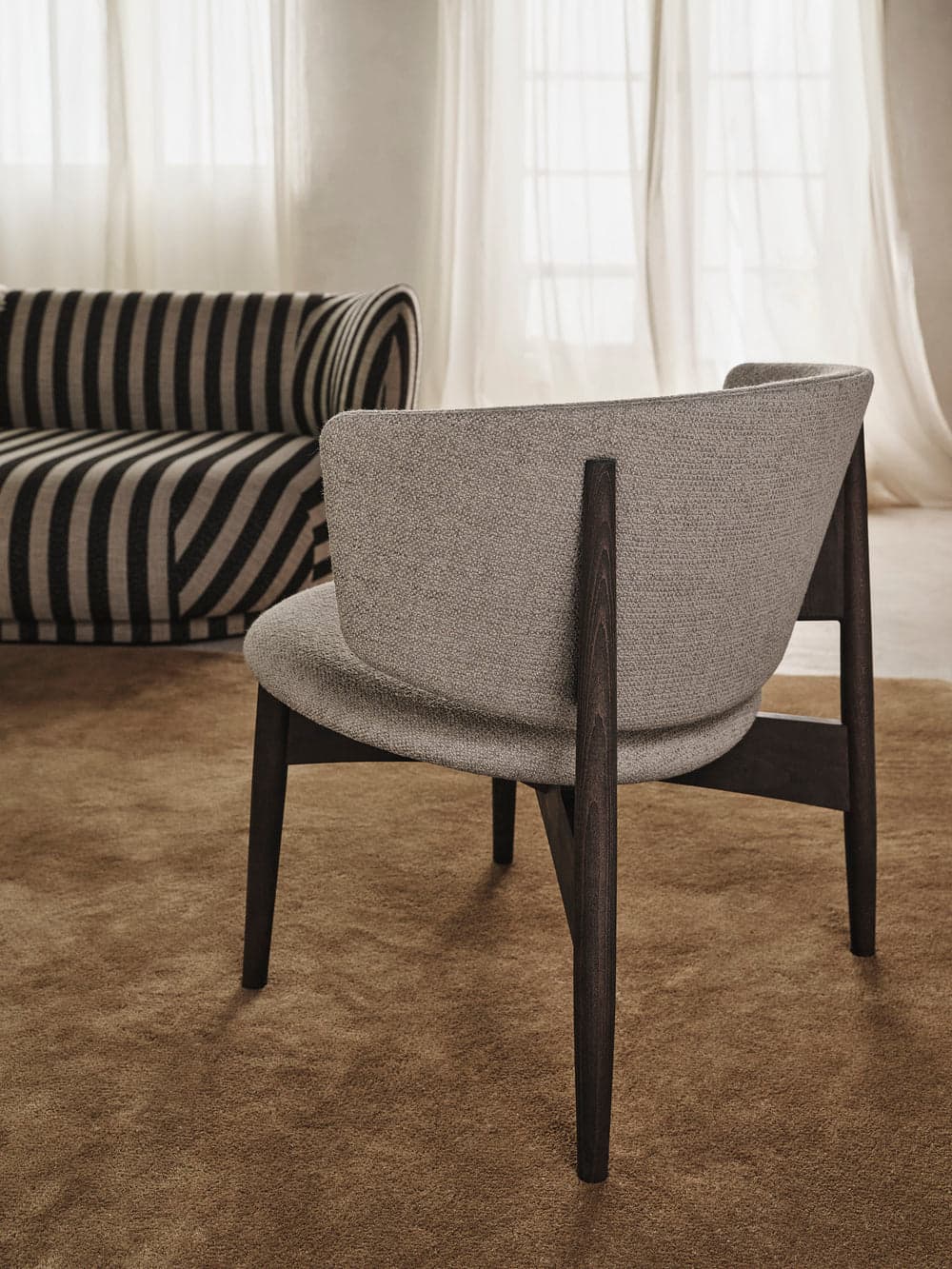 Ferm Living Herman Lounge Chair - Wood - Bouclé - Dark Stained Beech/Sand — фото 3