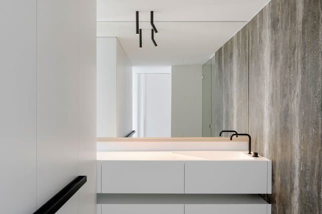 Delta Light NEEDLE Delta Light