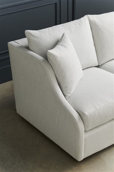 Диван Vanguard Furniture Cora Stocked Sofa