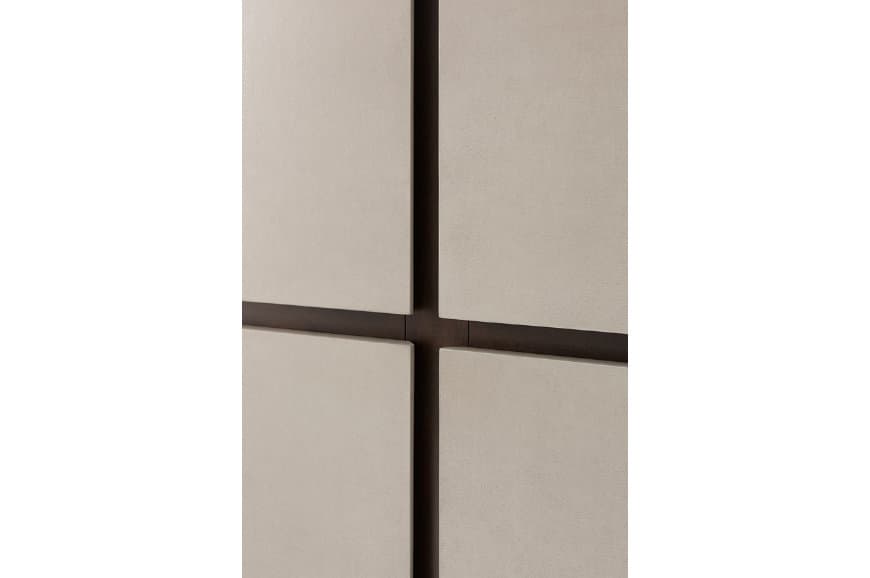 Шкаф Theodore Alexander Alphonse Cabinet