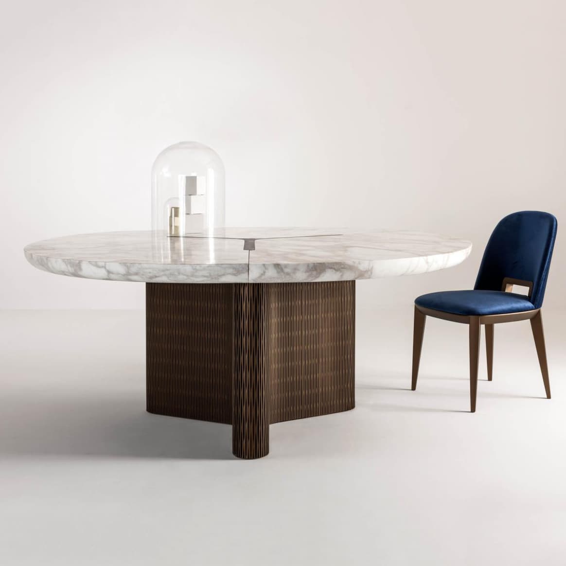 Обеденный стол Laurameroni Infinity Round table