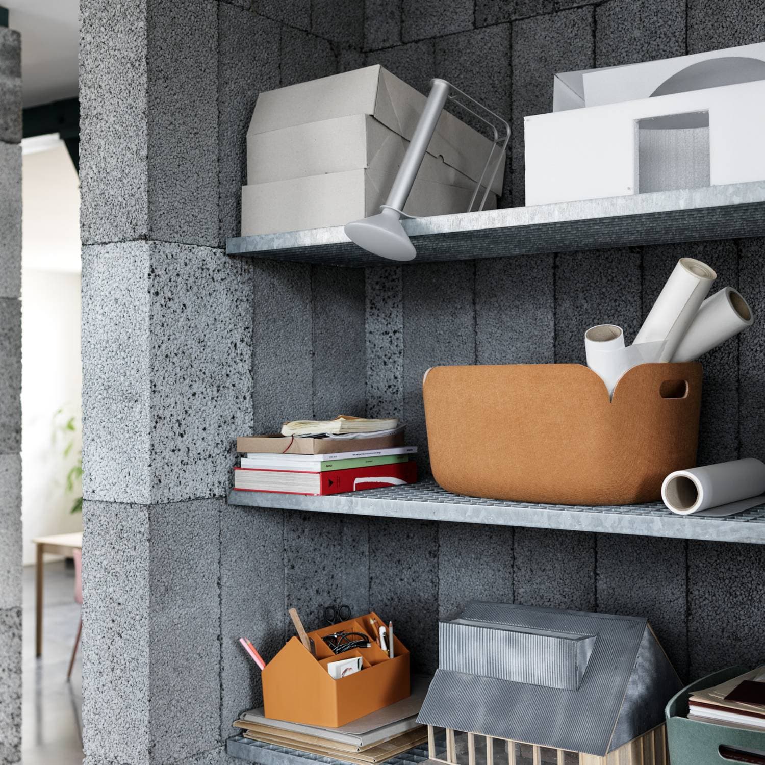 Портативный светильник Muuto Piton MUUTO