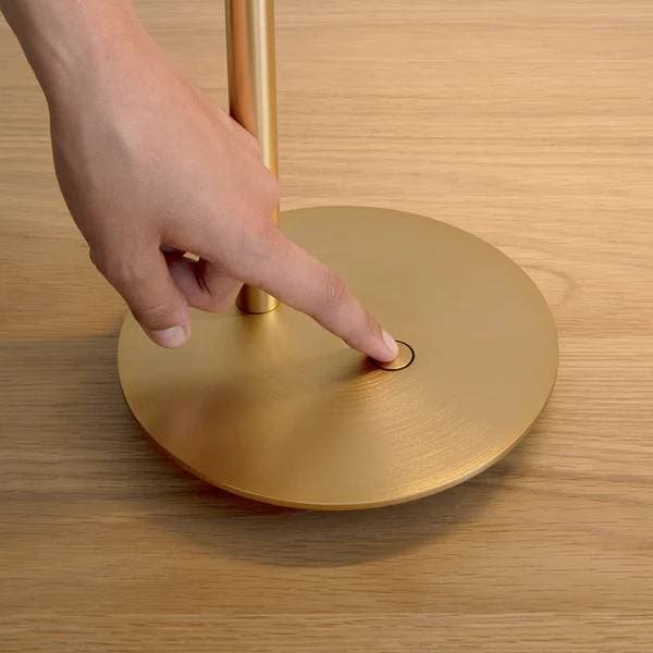 Настольный светильник UMAGE Omni Table UMAGE (Vita Copenhagen)