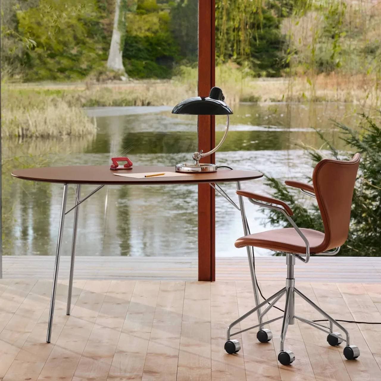 Настольный светильник FRITZ HANSEN KAISER idell 6631-Т Luxus FRITZ HANSEN