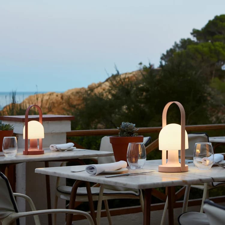 Портативный настольный светильник Marset FollowMe Marset