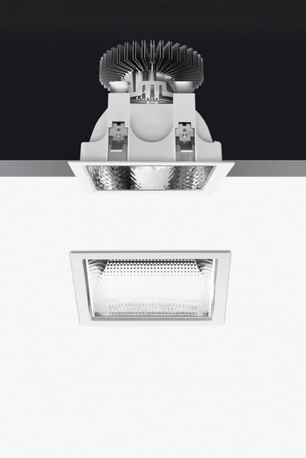 Встраиваемый в потолок светильник Artemide Architectural Luceri Kadro LED Trim Artemide Architectural