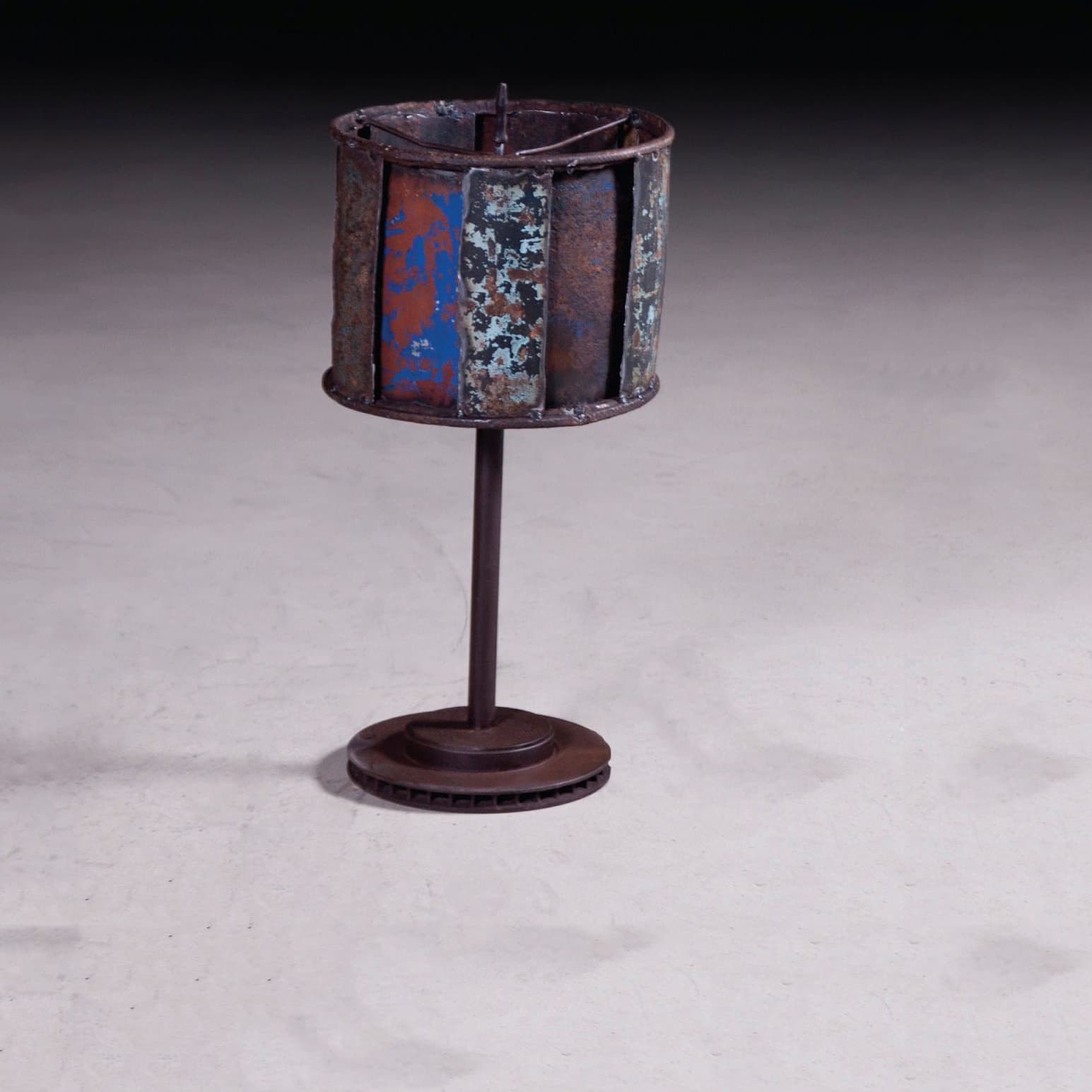 Настольная лампа Philips Collection Oil Drum Round Table Lamp Phillips Collection