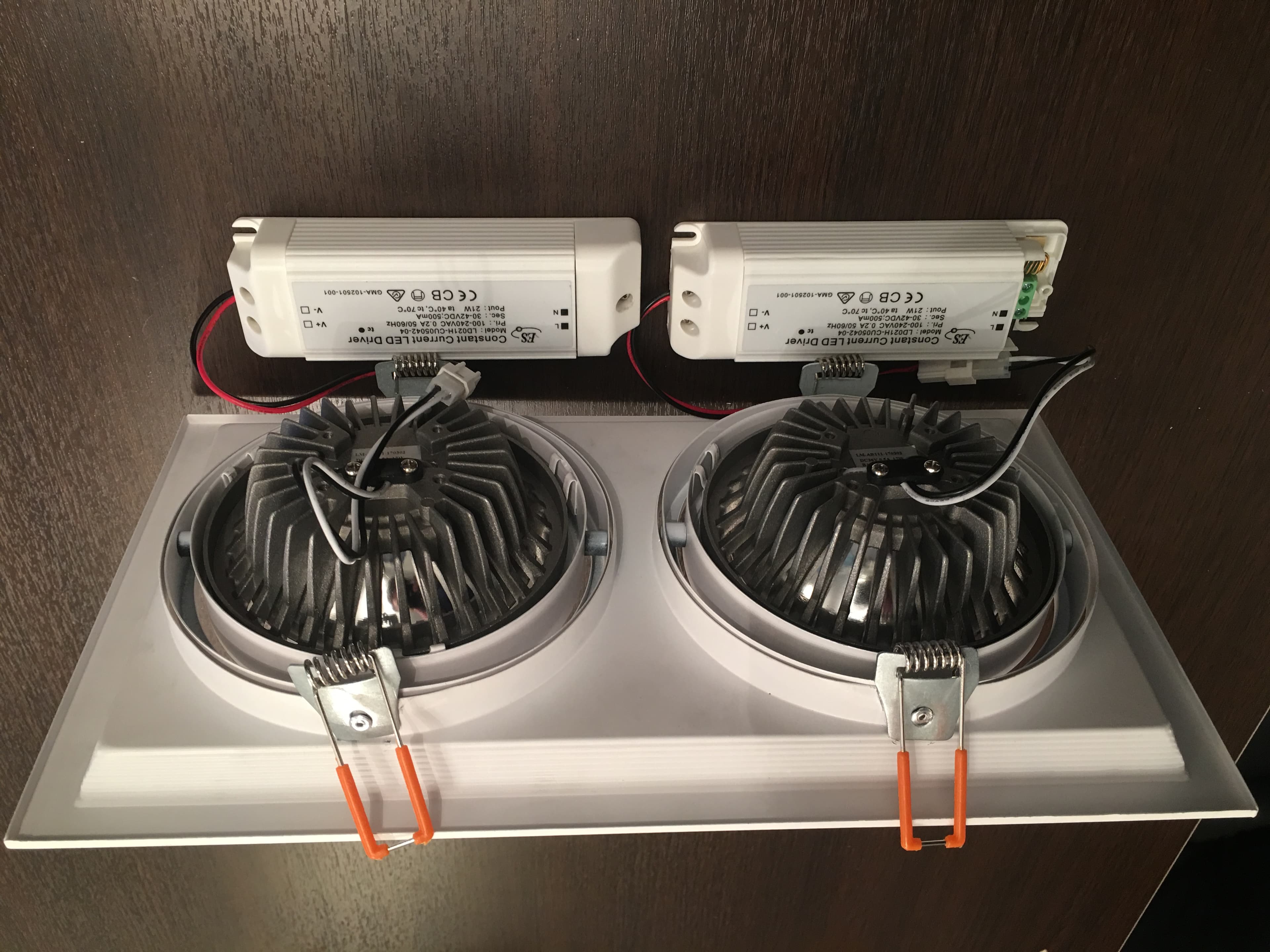 Карданный светодиодный светильник Limex SLIM Limex