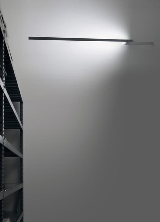 Настенный светильник Viabizzuno spezzata Viabizzuno