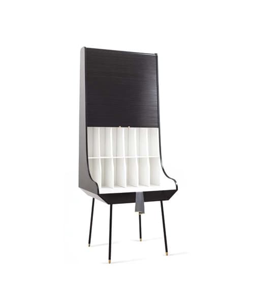 Nika Zupanc Secretaria desk