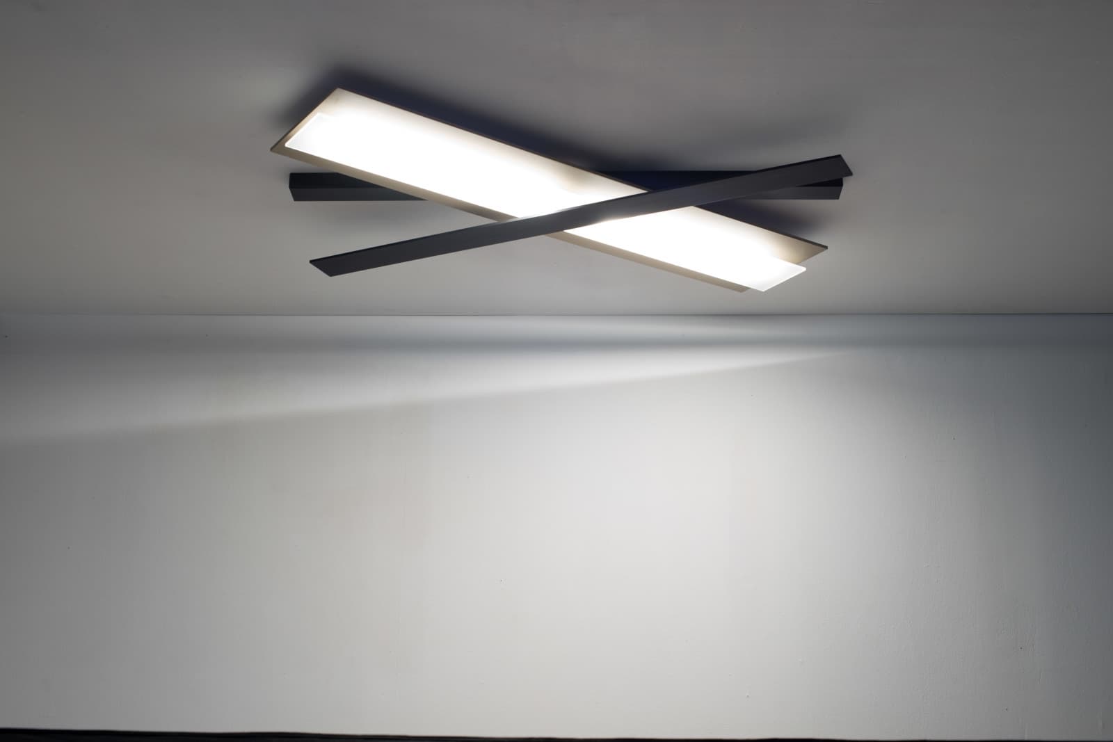 Настенно-потолочный светильник Linea Light Eclips_S Linea Light