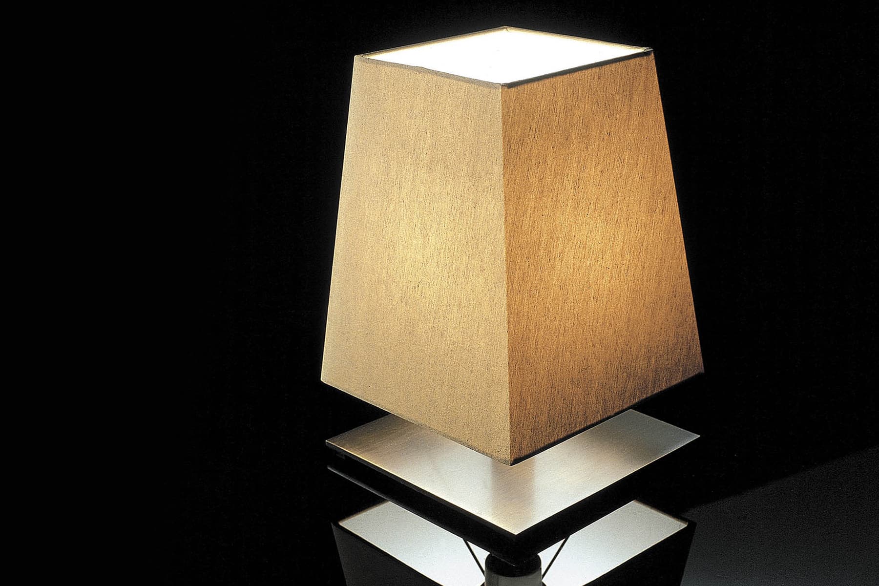 Настольная лампа CONTARDI Quadra Ta Contardi