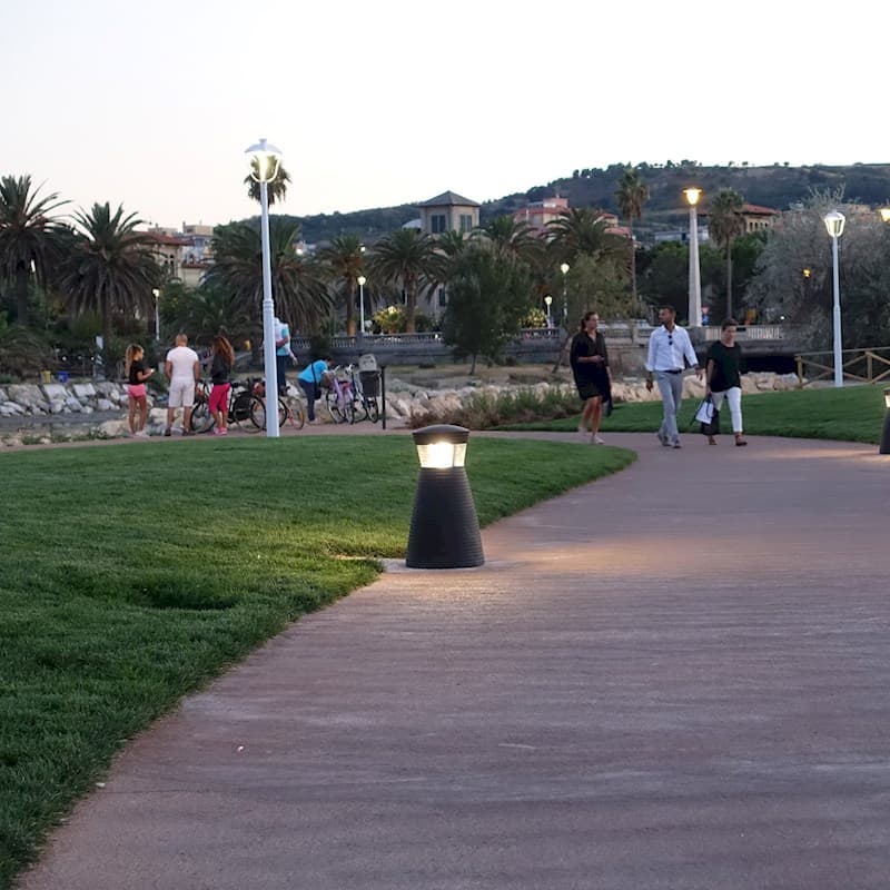 Осветительный столб Louis Poulsen Rubbie Louis Poulsen