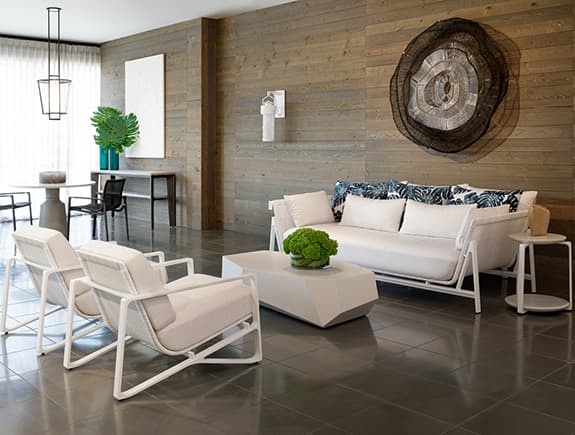 Уличный столик Holly Hunt CACHALOT COCKTAIL TABLE