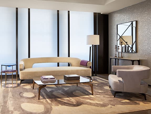 Кресло Holly Hunt MINERVA LOUNGE CHAIR