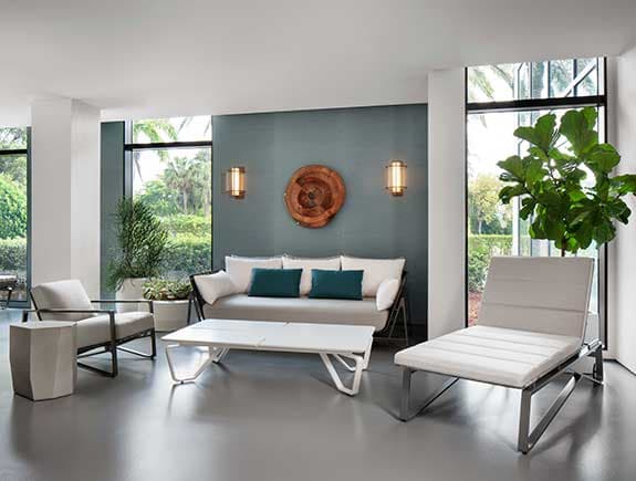 Уличный столик Holly Hunt CACHALOT DRINK TABLE