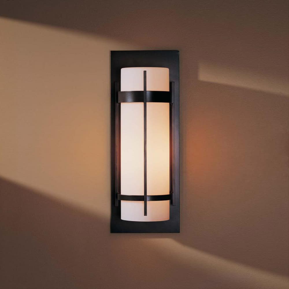Настенный уличный светильник Hubbardton Forge Banded Small Outdoor Sconce Hubbardton Forge