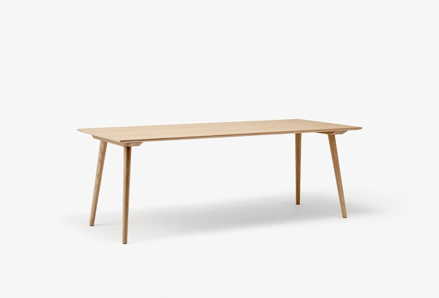 Обеденный стол AndTradition In Between SK5