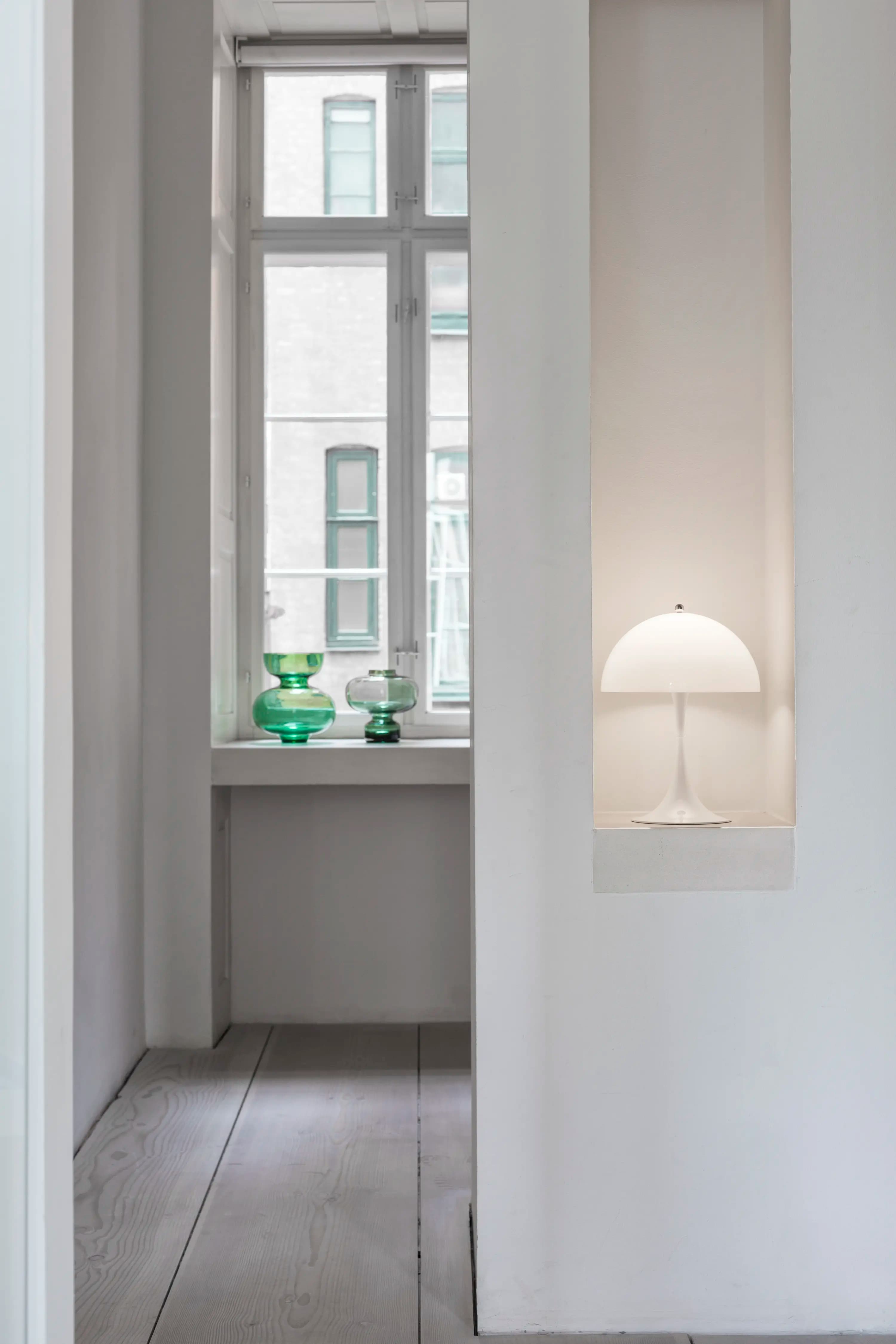 Louis Poulsen Panthella 250 Portable Lamp Opal white — фото 6
