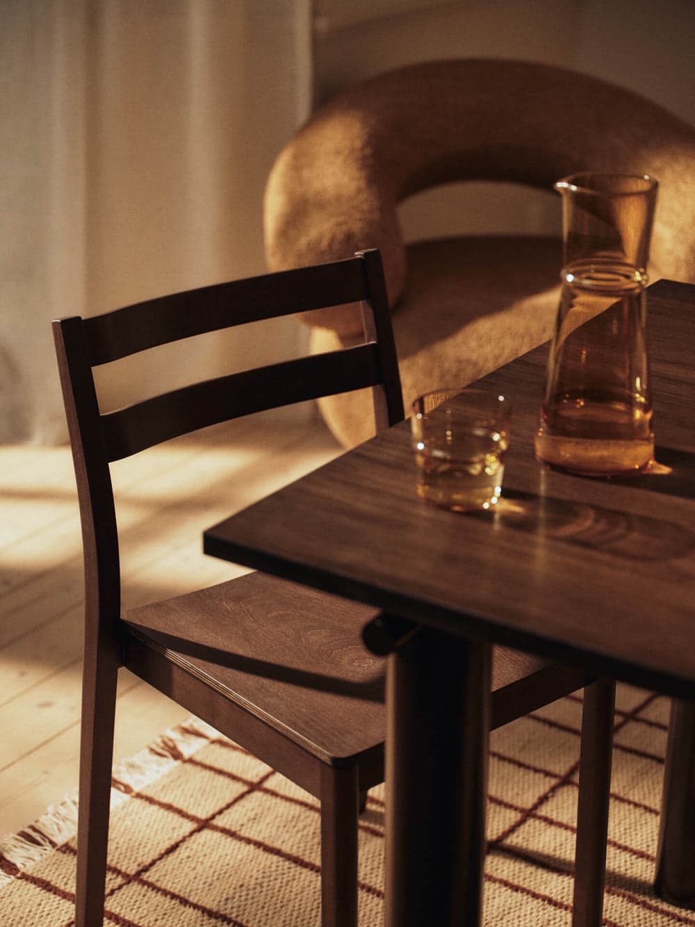 Ferm Living Atura Dining Table - Dark Chocolate/Dark Stained Oak ferm LIVING — фото 8