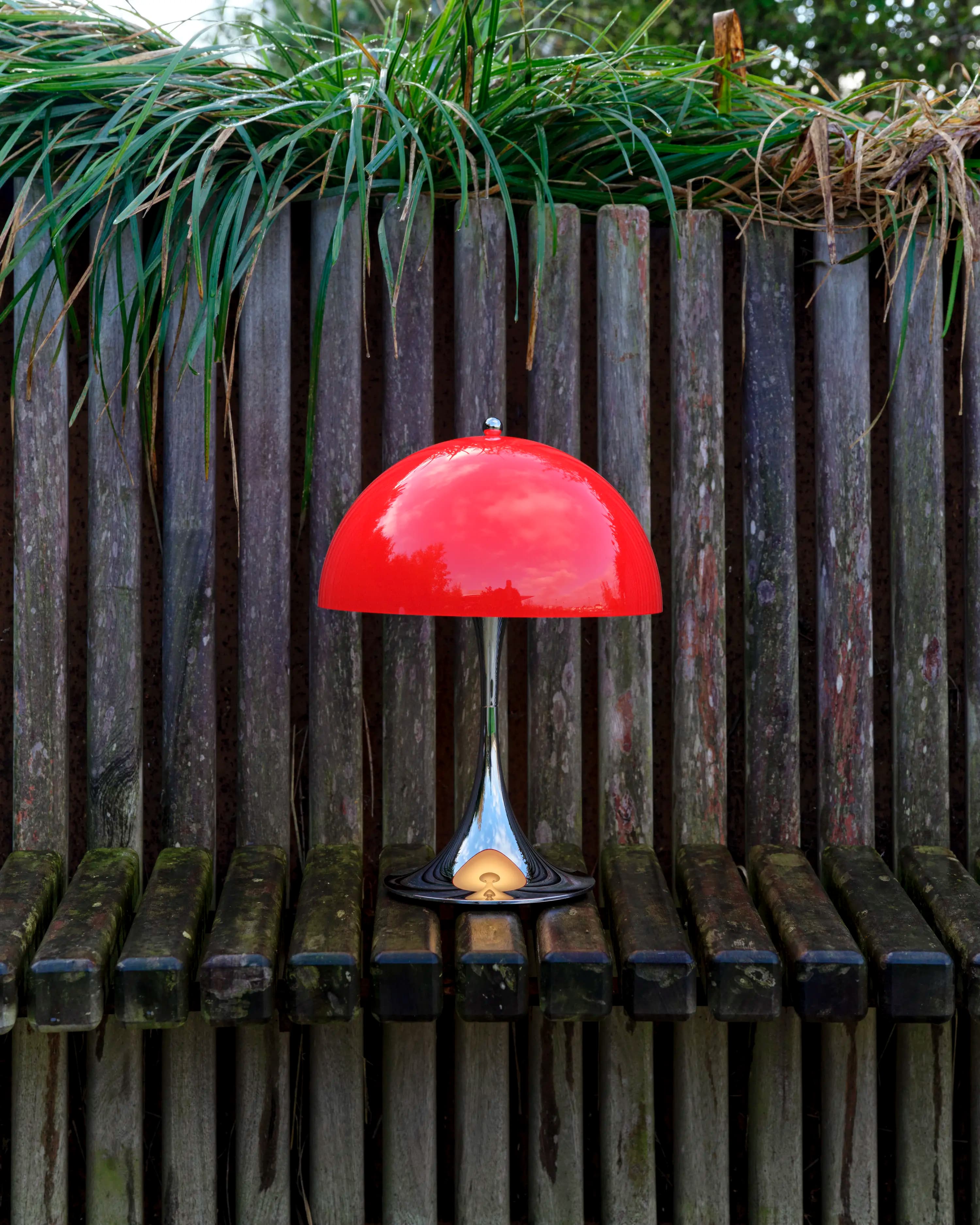 Louis Poulsen Panthella 250 Portable Lamp Original opal red — фото 3