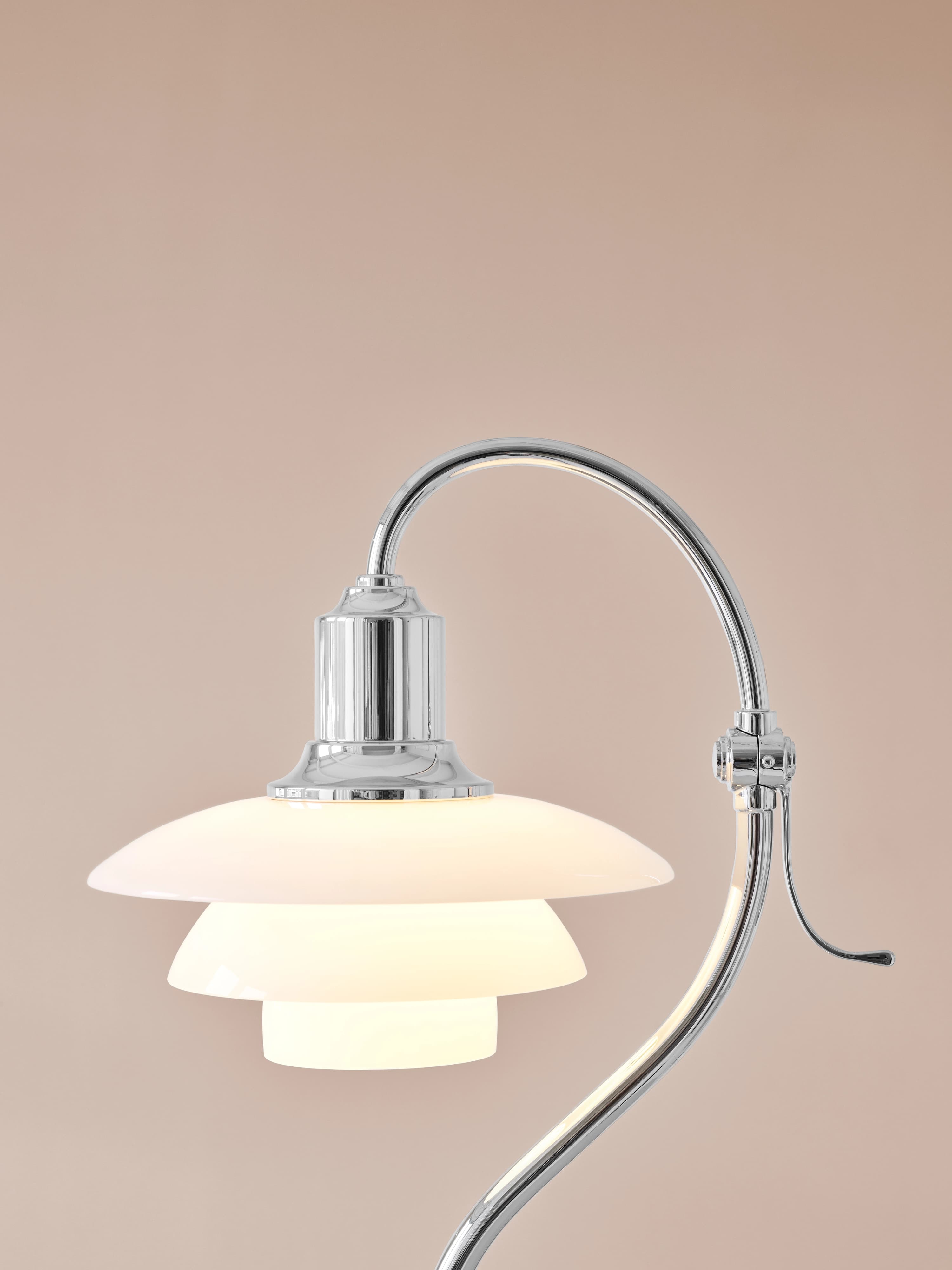 Louis Poulsen PH 2/2 Question Mark Chrome Table Lamp Chrome plated/glossy opal glass — фото 5