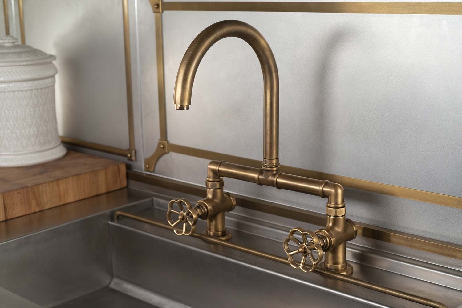 RESTART Смеситель для раковины с дугообразным изливом — фото 14