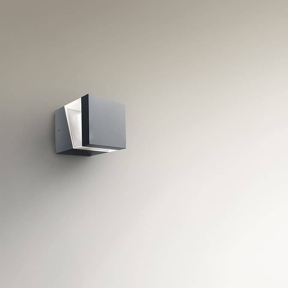 Уличный настенный светильник Artemide Tetragono настенный, 3000K, серый antracite — фото 3