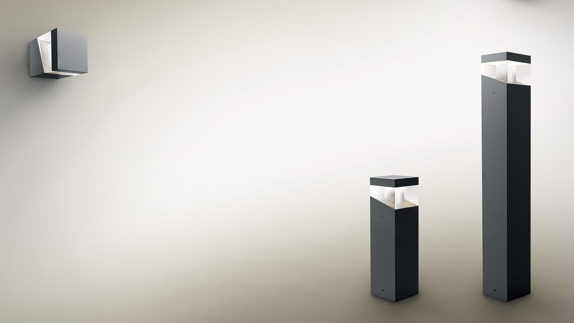 Уличный настенный светильник Artemide Tetragono настенный, 3000K, серый antracite — фото 1