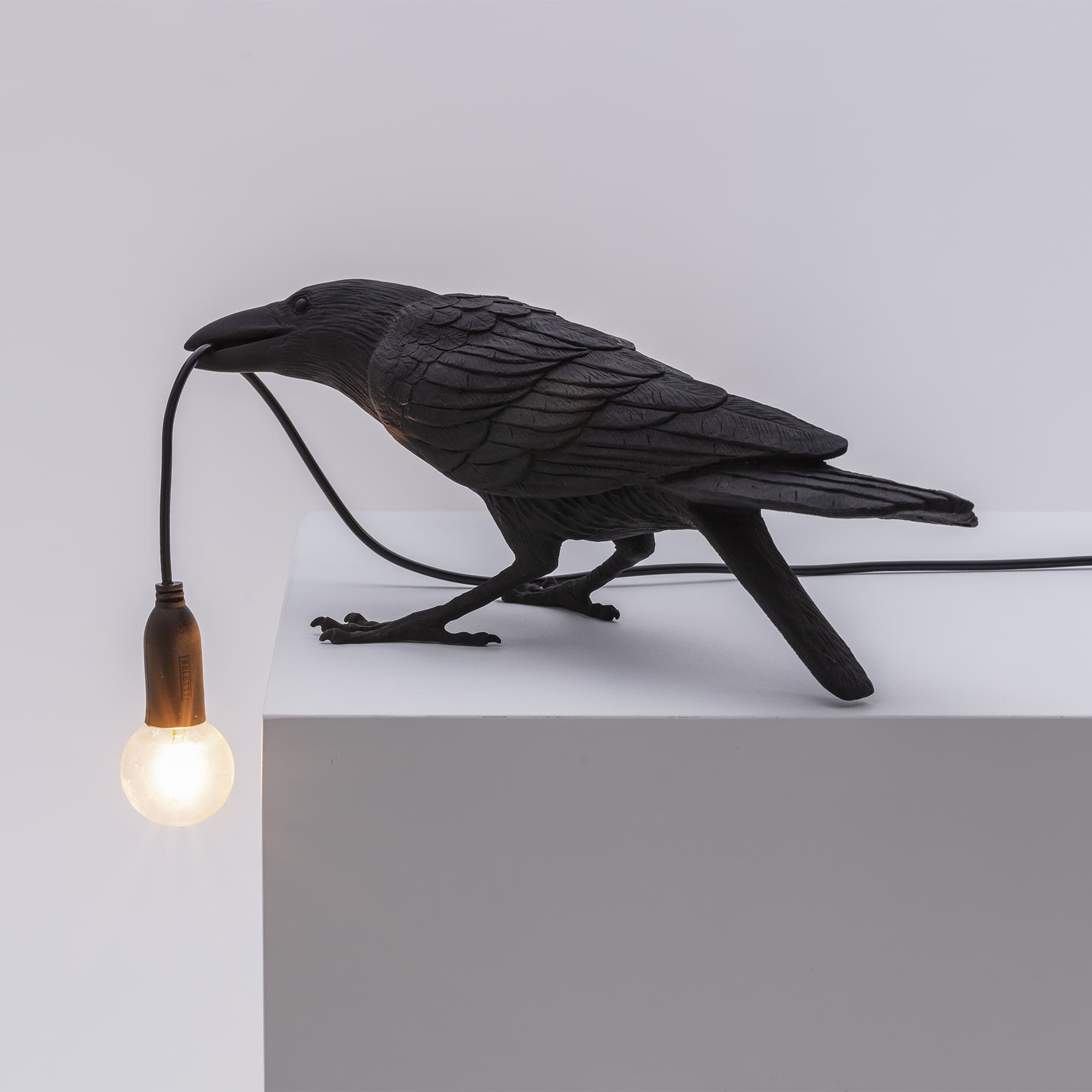 Настольный светильник Seletti Bird Lamp Black Playing — фото 9