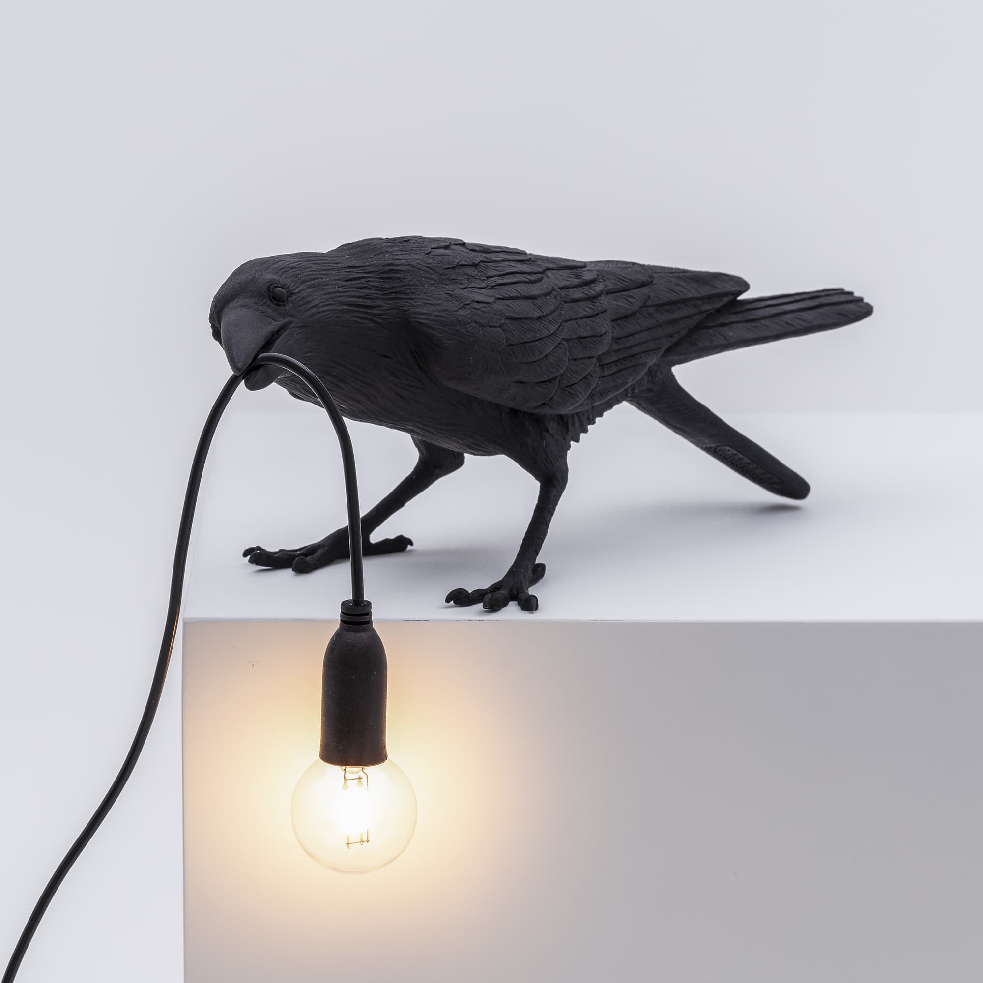 Настольный светильник Seletti Bird Lamp Black Playing — фото 10