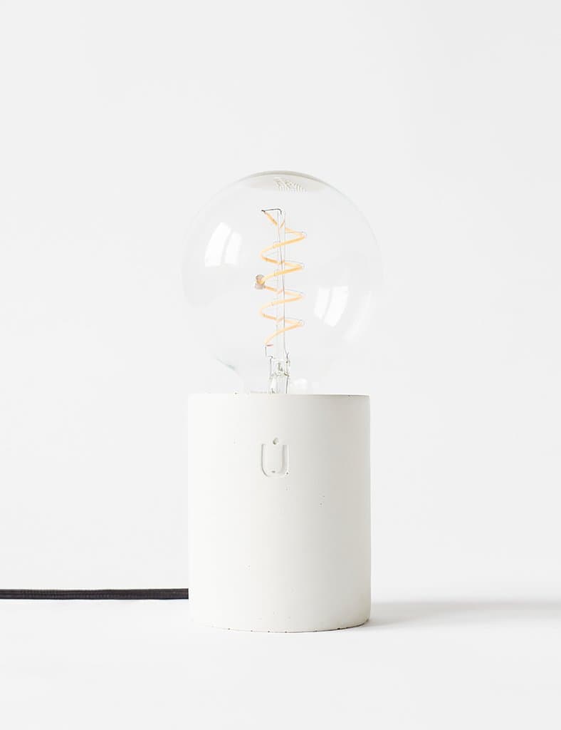 Настольный светильник Plumen LUMI White Concrete Table Lamp By Unrefined — фото 3