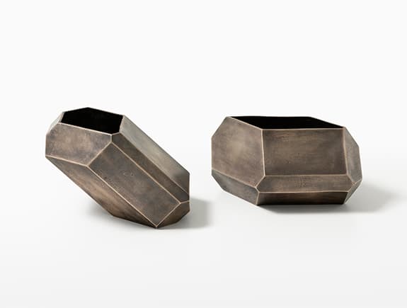 Ваза Holly Hunt BRONZE FACETED VASES — фото 4