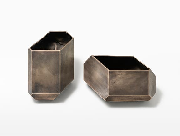 Ваза Holly Hunt BRONZE FACETED VASES — фото 5