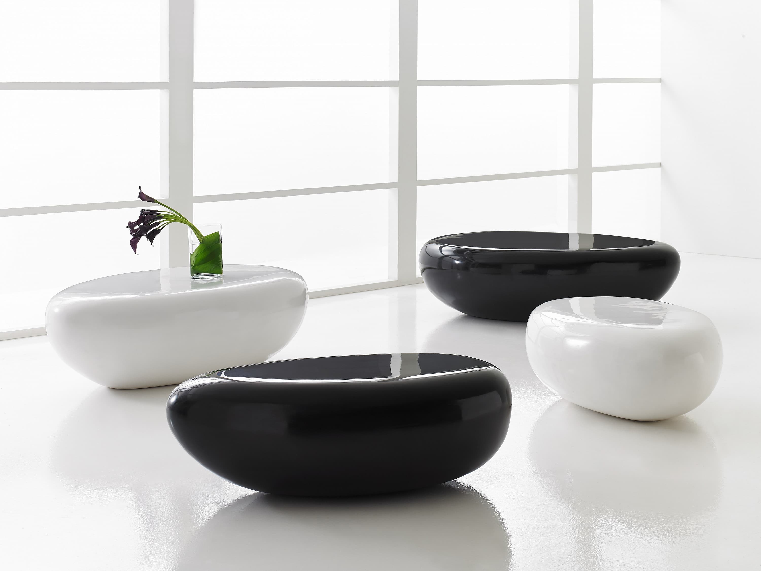 Журнальный стол Phillips Collection River Stone Coffee Table — фото 2