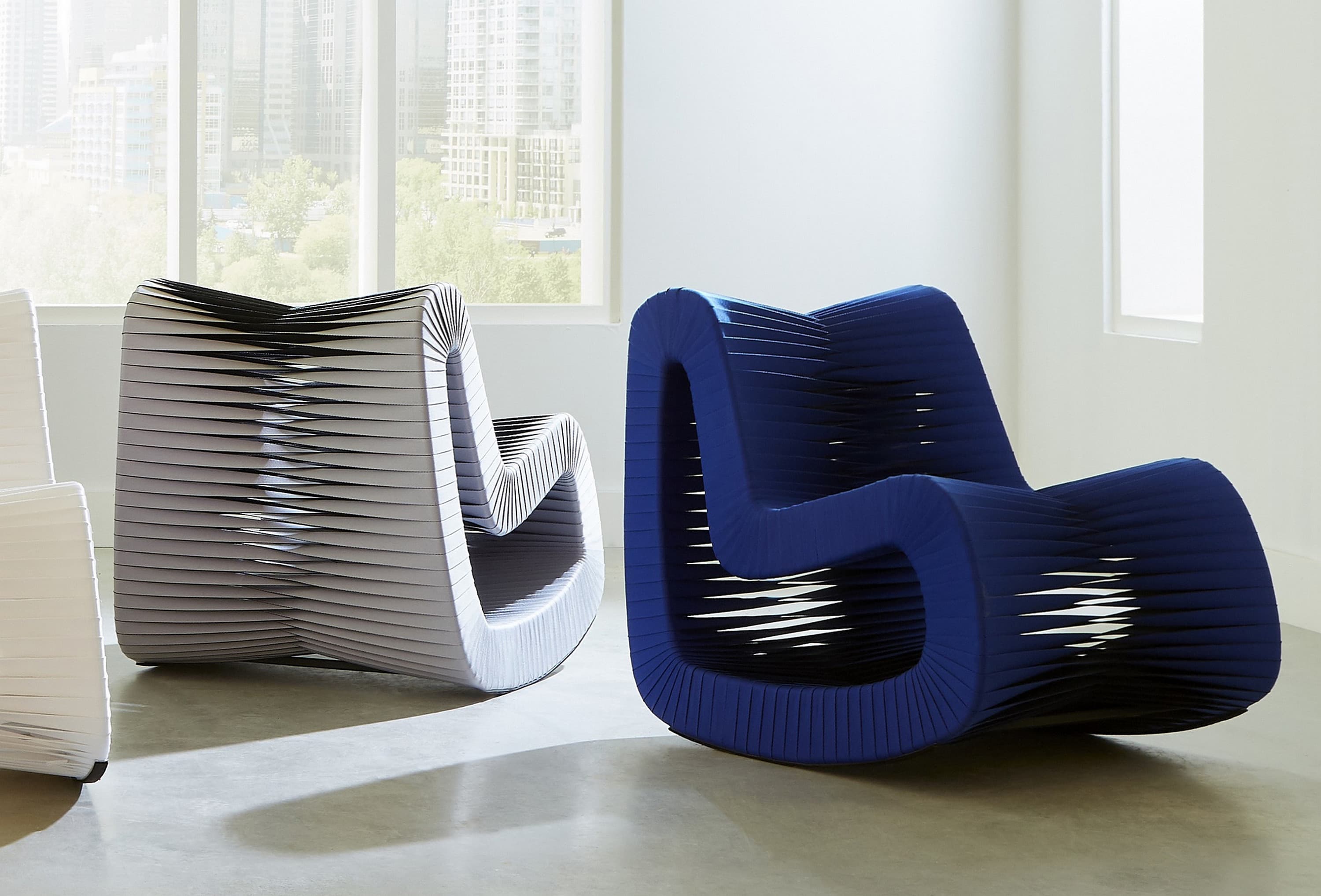 Кресло Phillips Collection Seat Belt Rocking Chair — фото 3