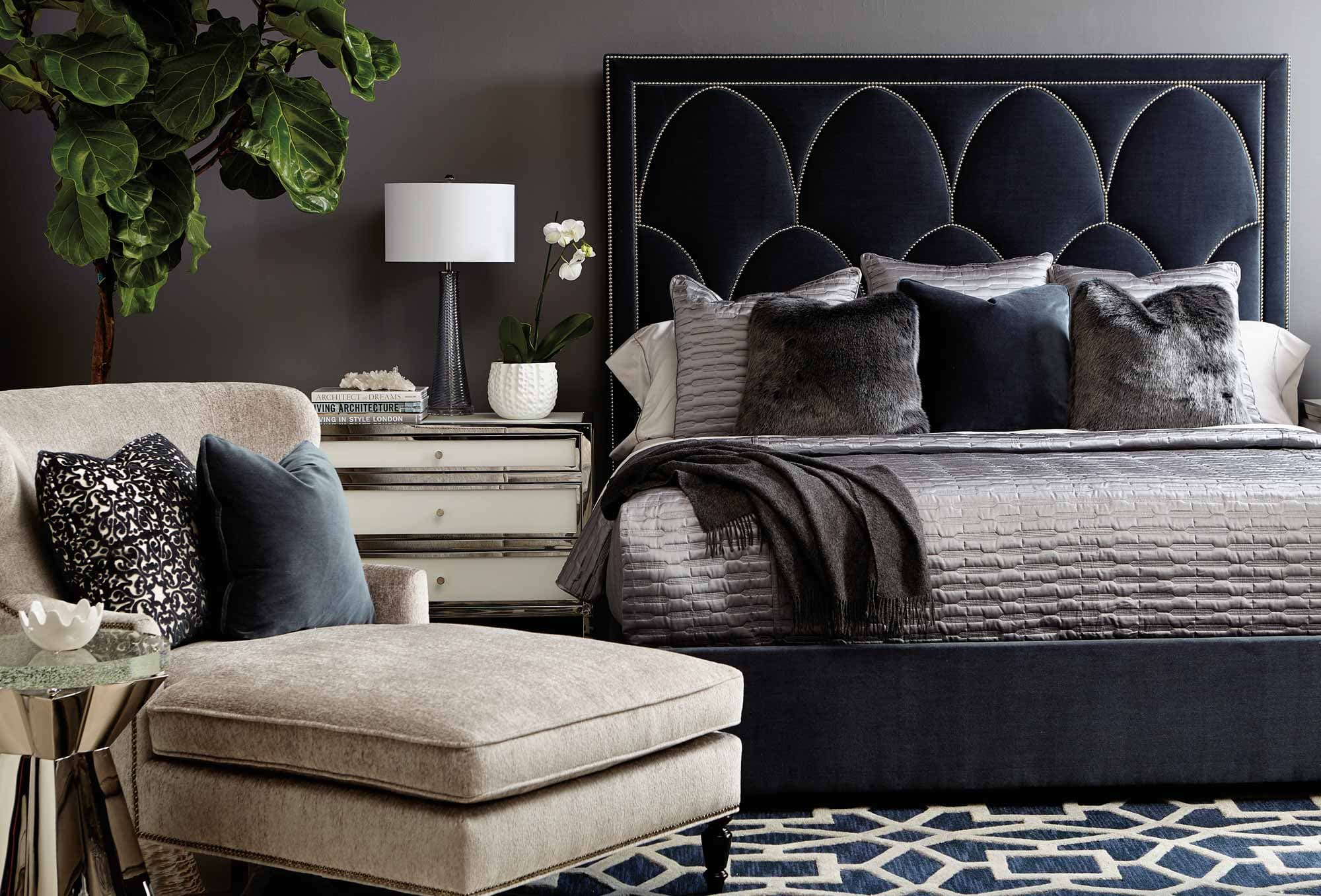 Двуспальная кровать Bernhardt Regan Upholstered Bed — фото 3