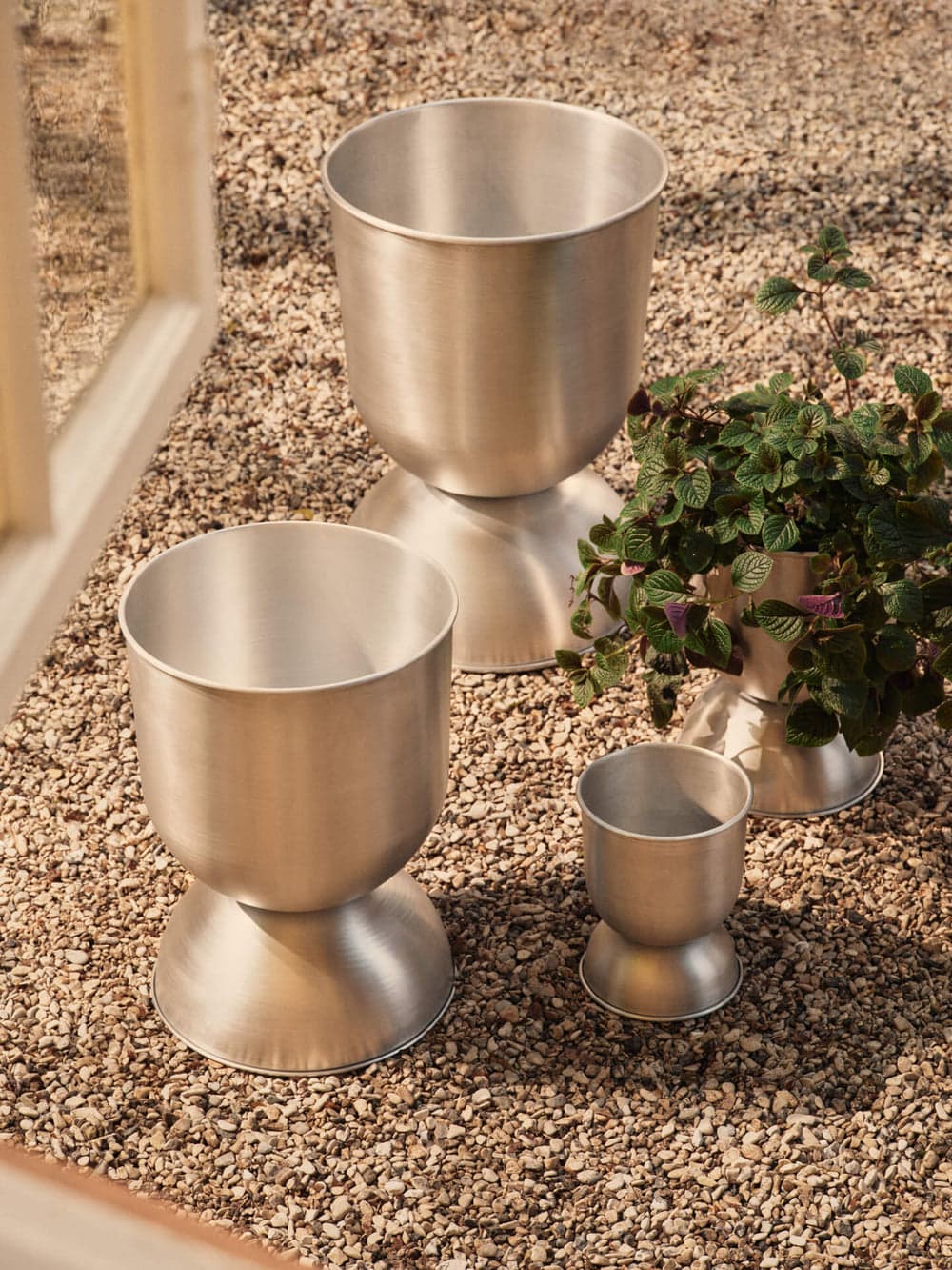 Ferm Living Hourglass Pot - Extra Small - Aluminium — фото 3