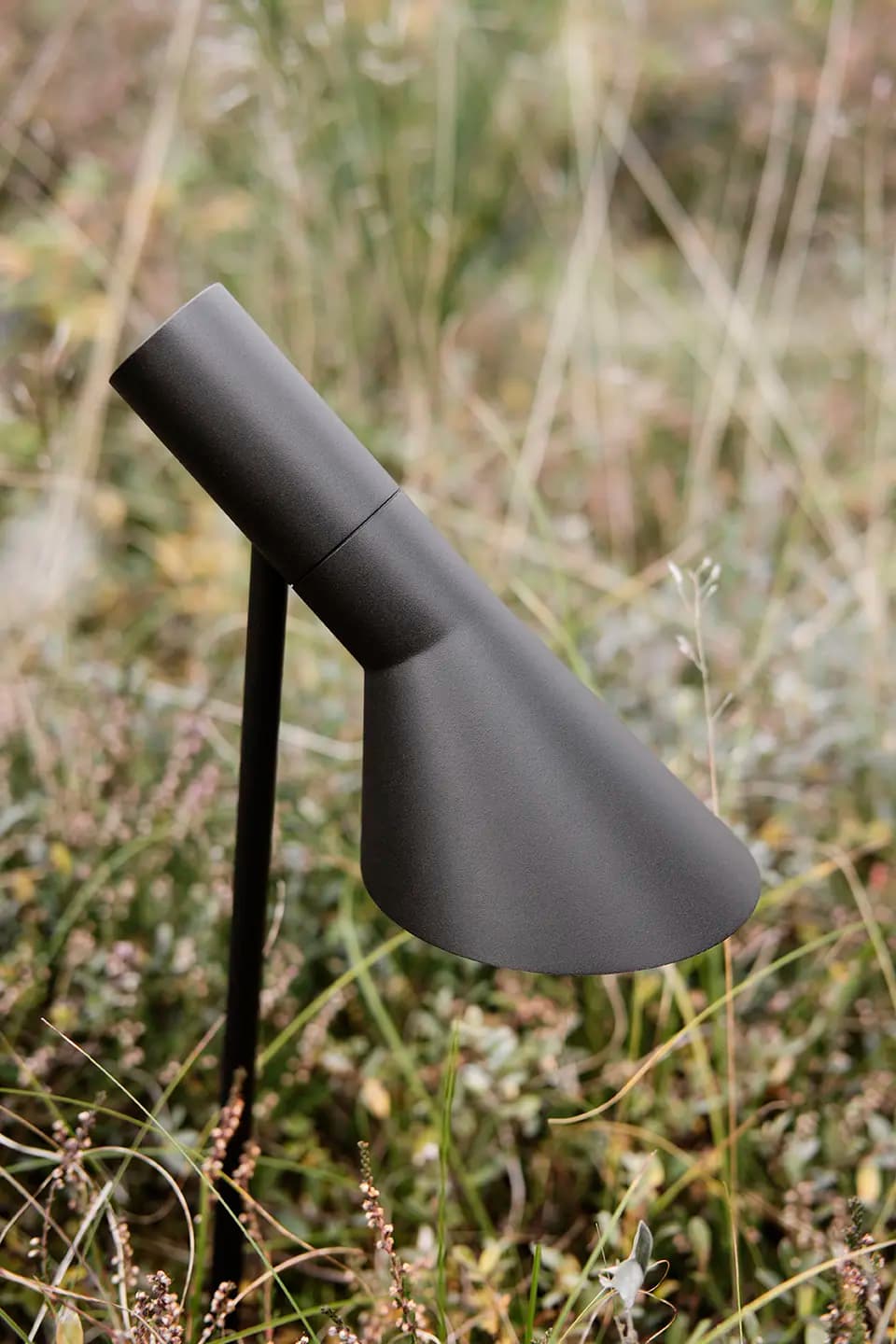 Louis Poulsen AJ Garden Bollard Black texture LONG — фото 7