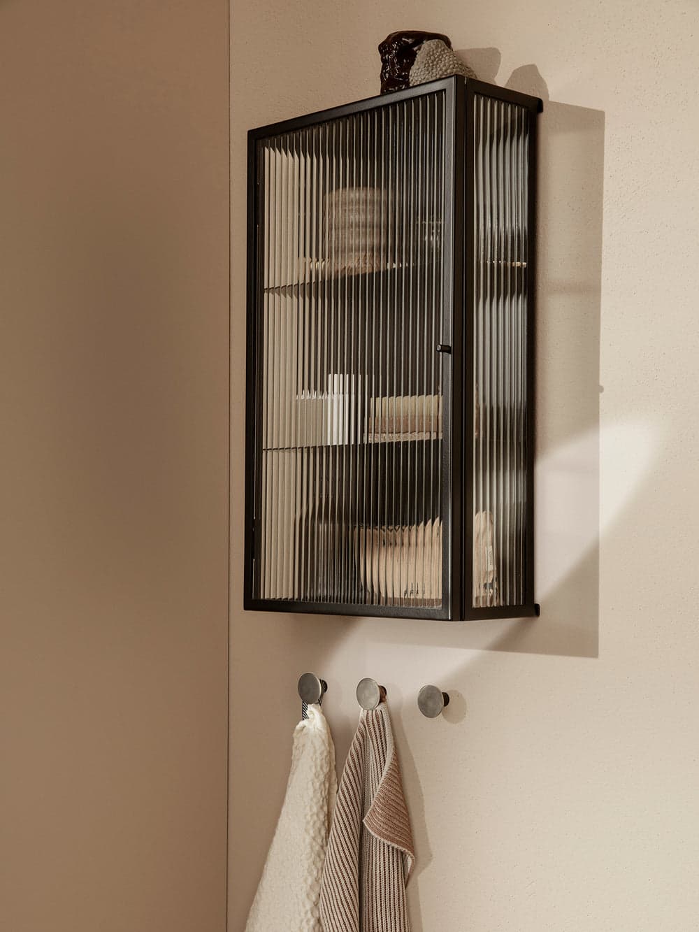 Ferm Living Haze Wall Cabinet - Reeded Glass - Black — фото 3