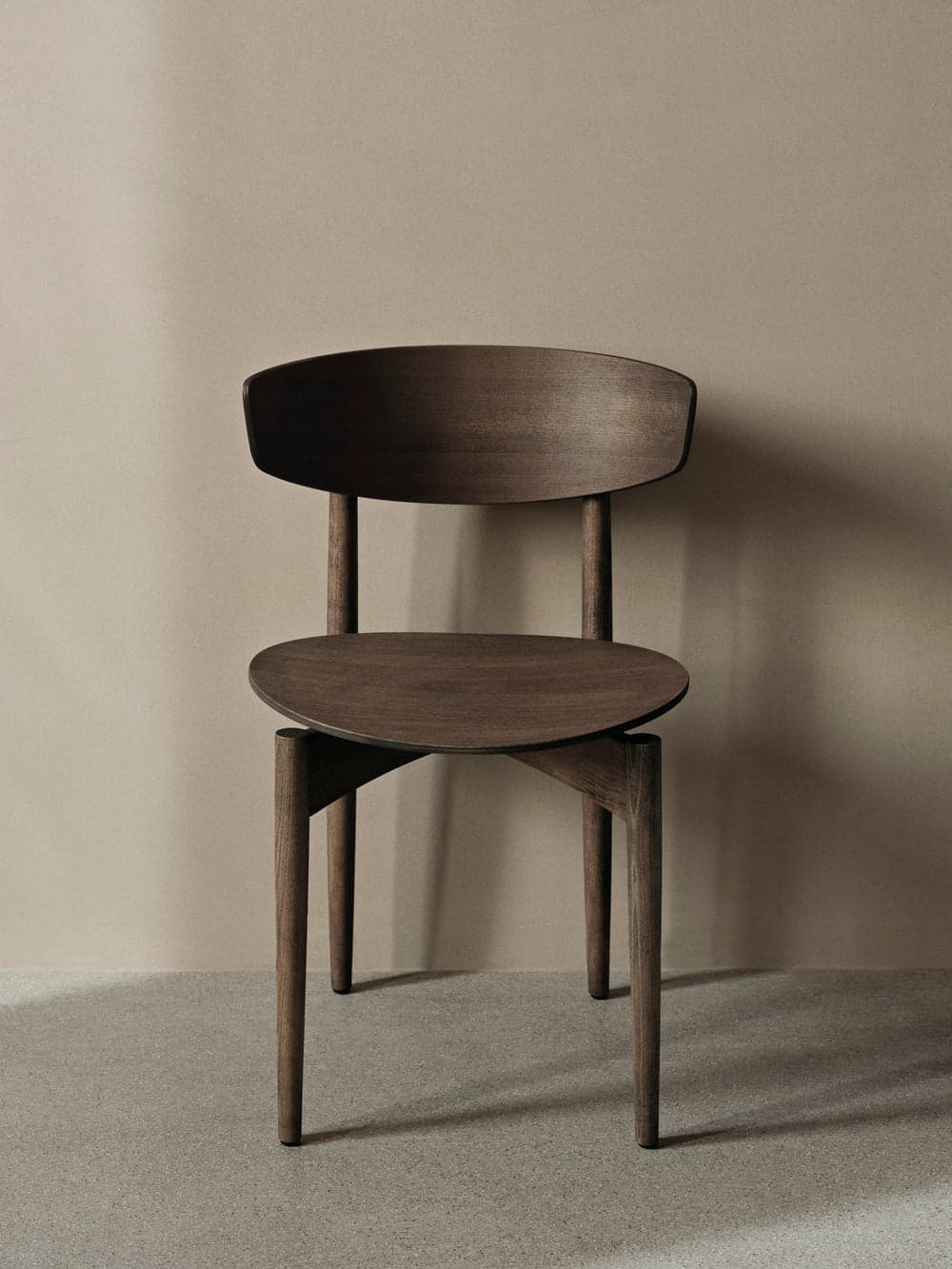 Ferm Living Herman Dining Chair - Wood - Dark Stained Beech — фото 4