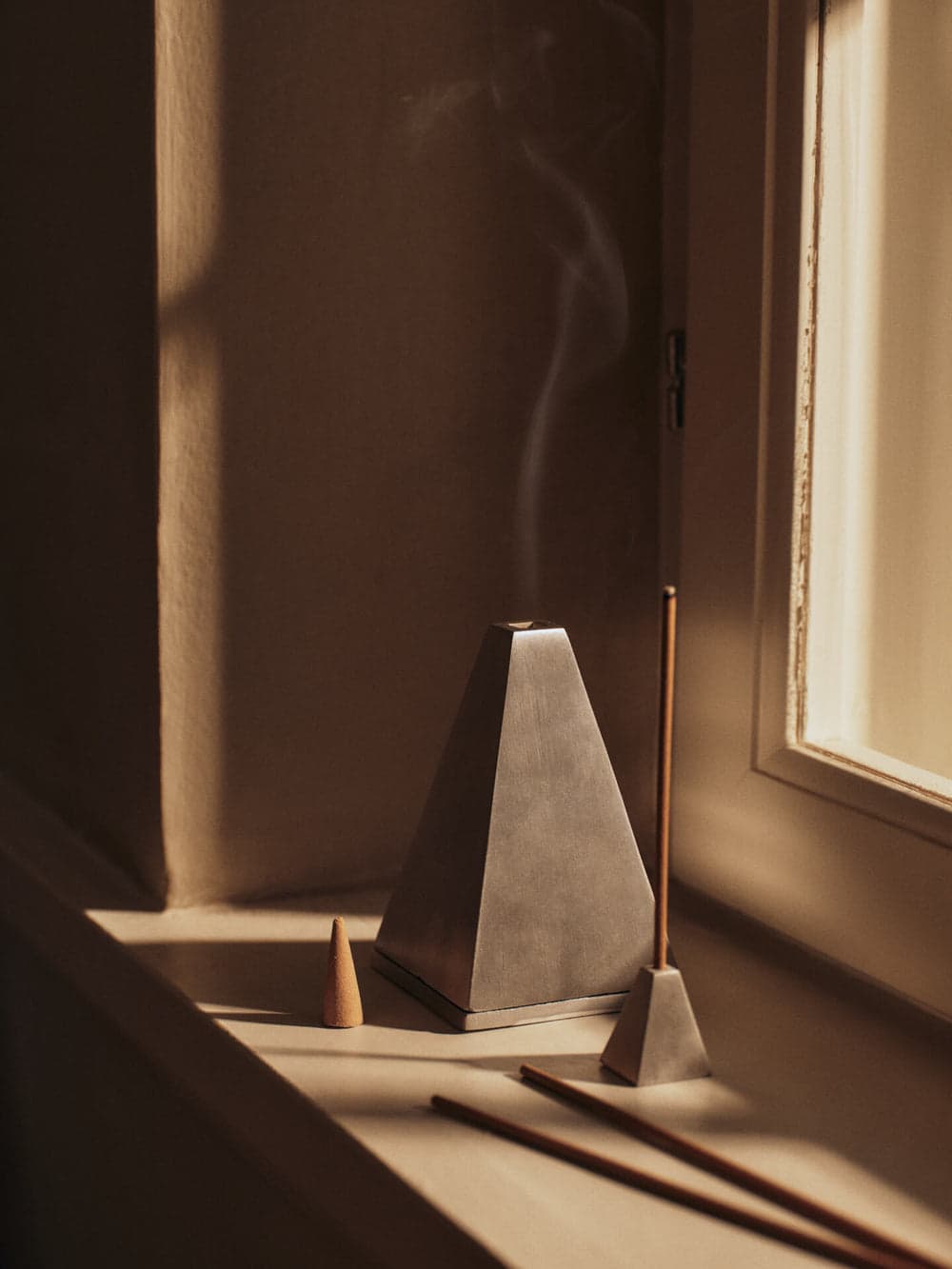 Ferm Living Pyra Incense Cone Burner - Brushed Aluminium — фото 3