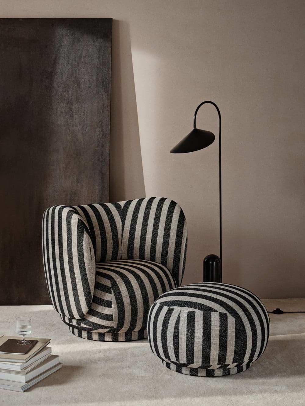 Ferm Living Rico Lounge Chair - Swivel - Louisiana - Sand/Black — фото 3